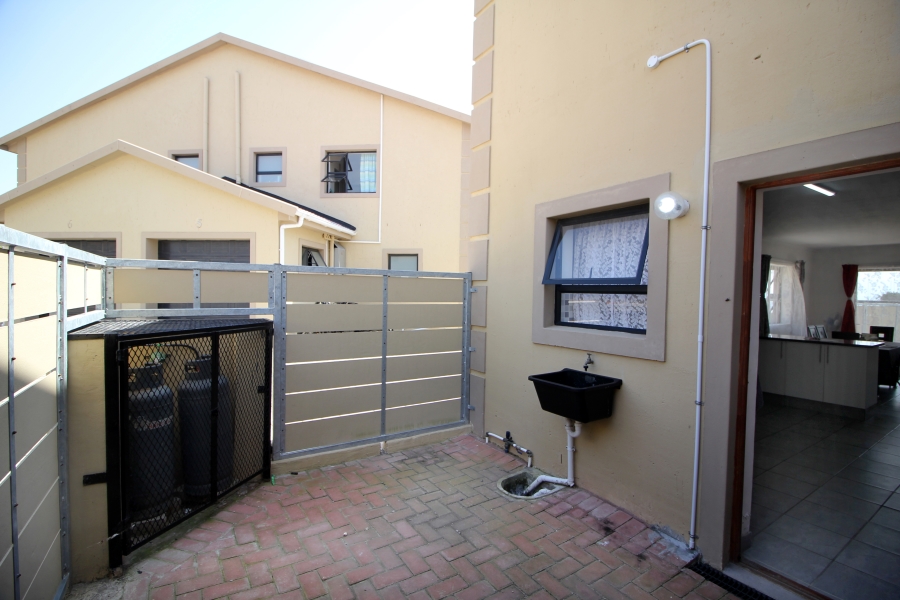 3 Bedroom Property for Sale in Heiderand Western Cape